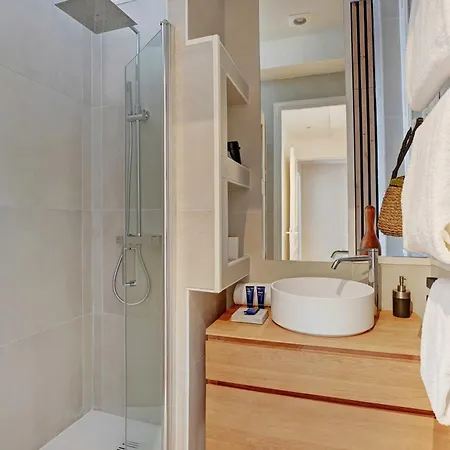 Elegant - 4br -10p- Madeleine Lägenhet