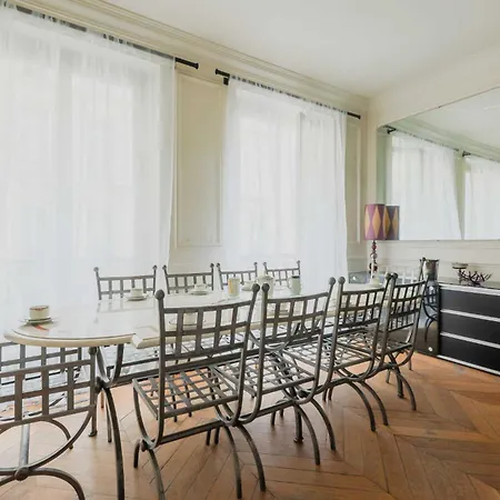 Elegant - 4br -10p- Madeleine Lägenhet