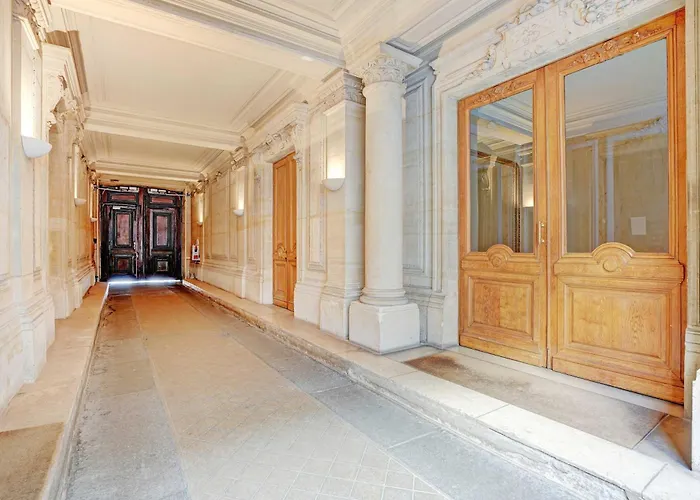 Elegant - 4br -10p- Madeleine Apartament *