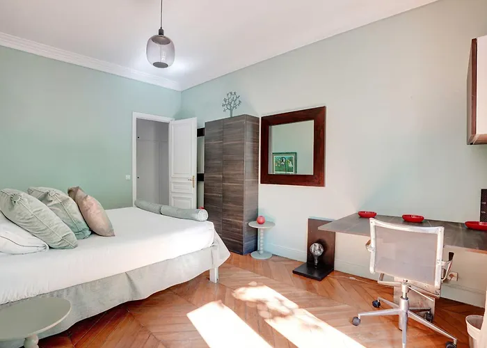 Elegant - 4br -10p- Madeleine Paryż