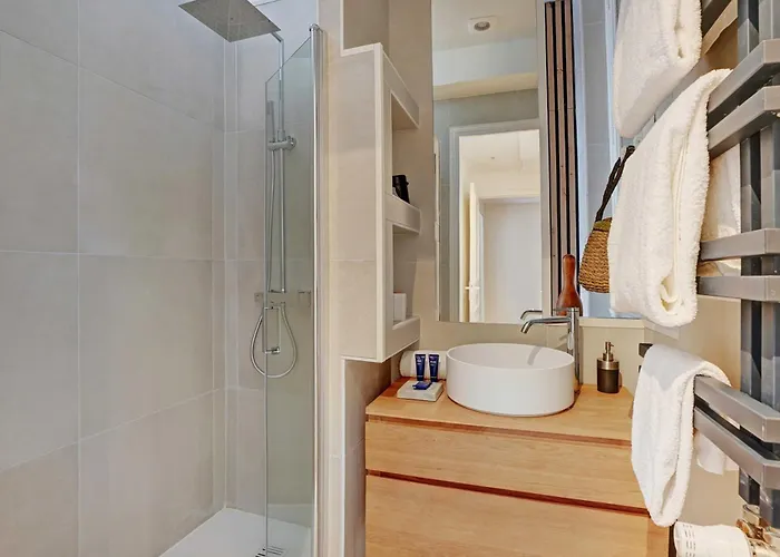 Elegant - 4br -10p- Madeleine Apartament