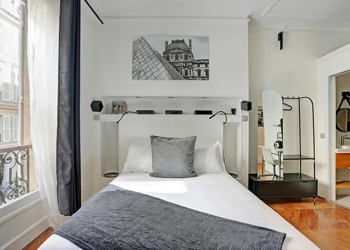 Elegant - 4br -10p- Madeleine Apartament *